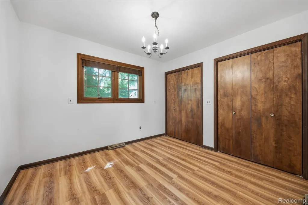 2815 Vassar Street Dearborn City MI 48124