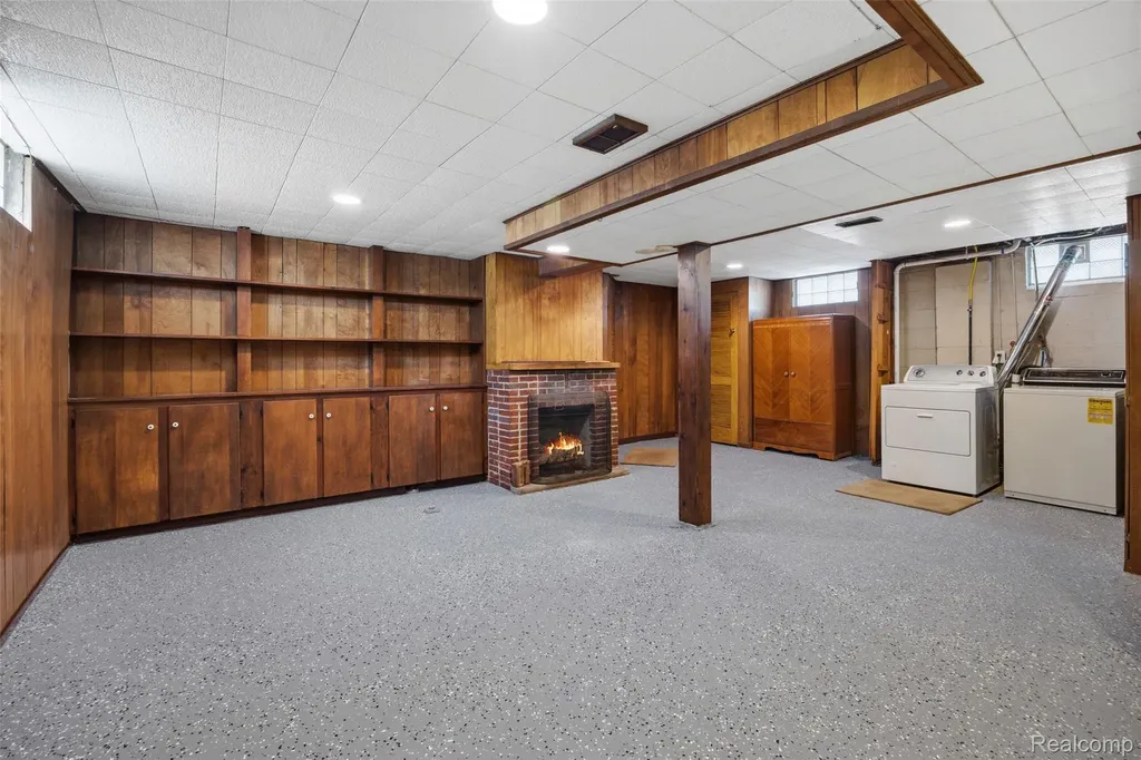 2815 Vassar Street Dearborn City MI 48124