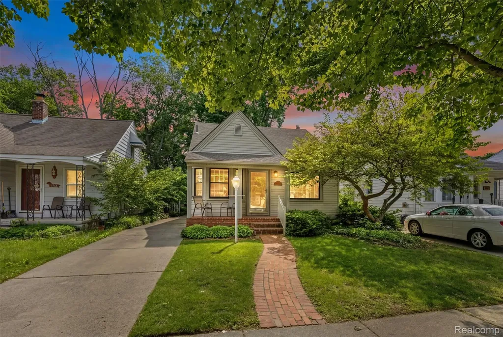 2815 Vassar Street Dearborn City MI 48124