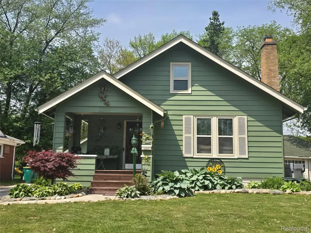 22911 Maple Avenue Farmington City MI 48336