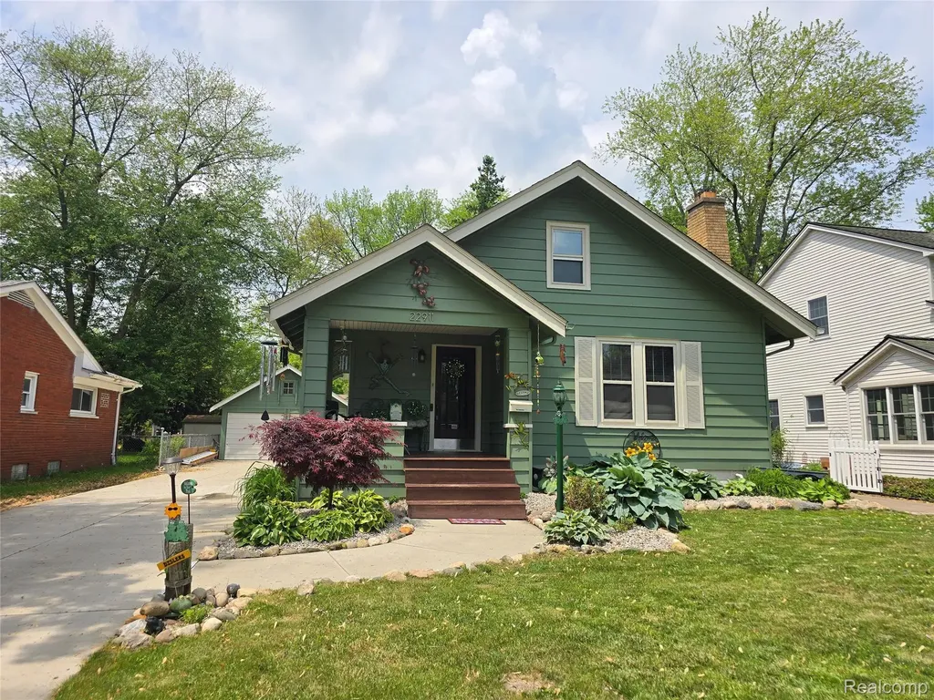 22911 Maple Avenue Farmington City MI 48336