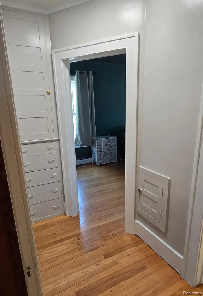 22911 Maple Avenue Farmington City MI 48336