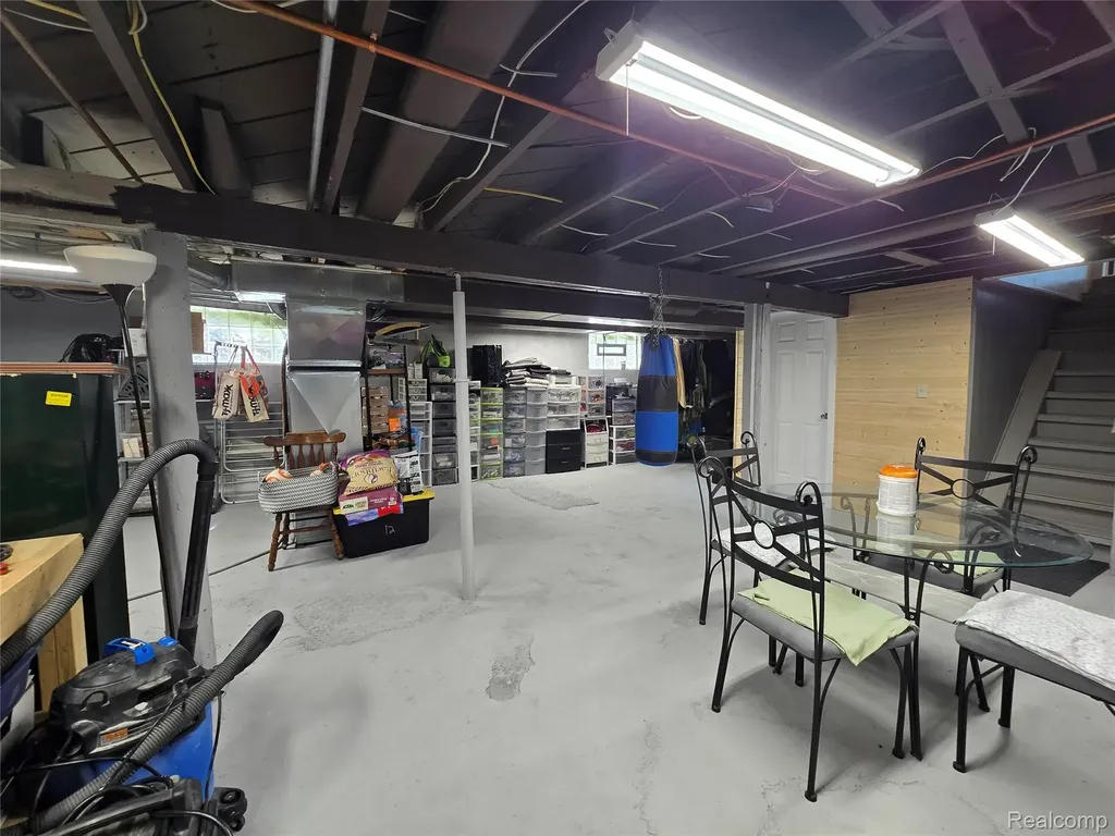 22911 Maple Avenue Farmington City MI 48336