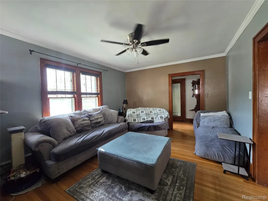 22911 Maple Avenue Farmington City MI 48336