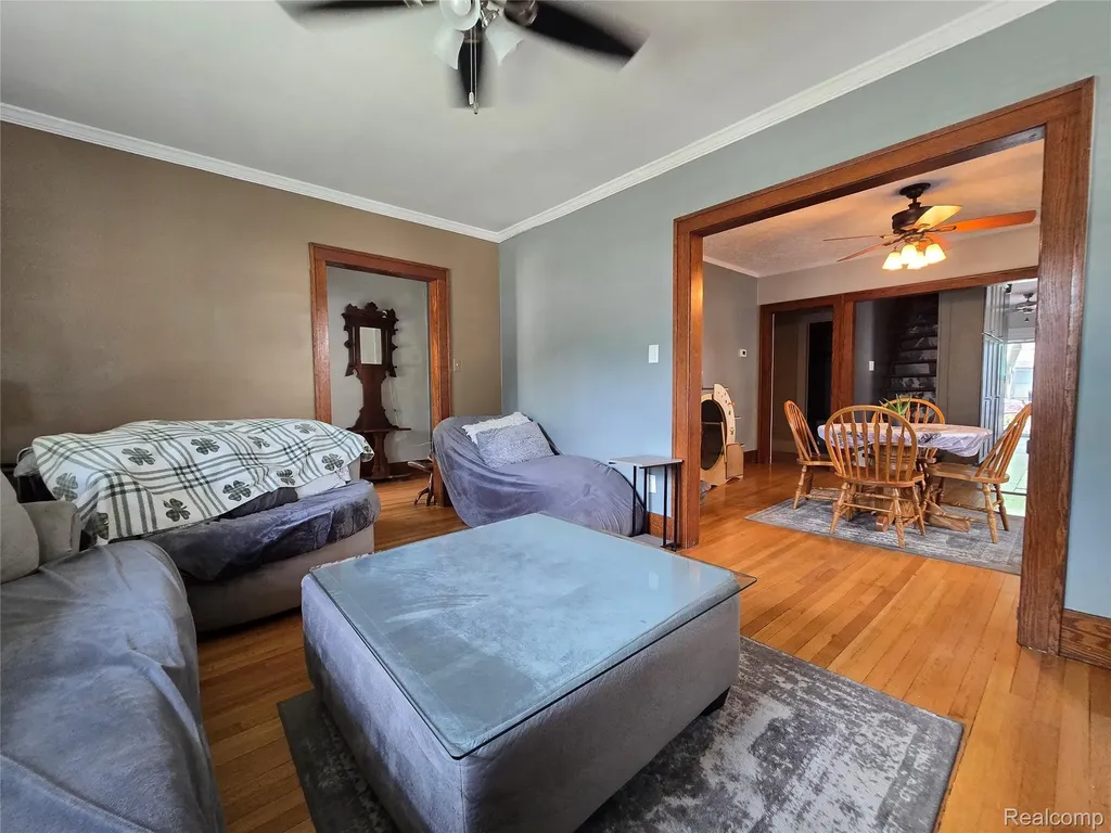 22911 Maple Avenue Farmington City MI 48336