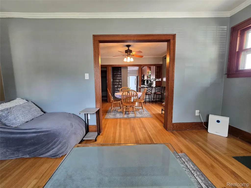 22911 Maple Avenue Farmington City MI 48336