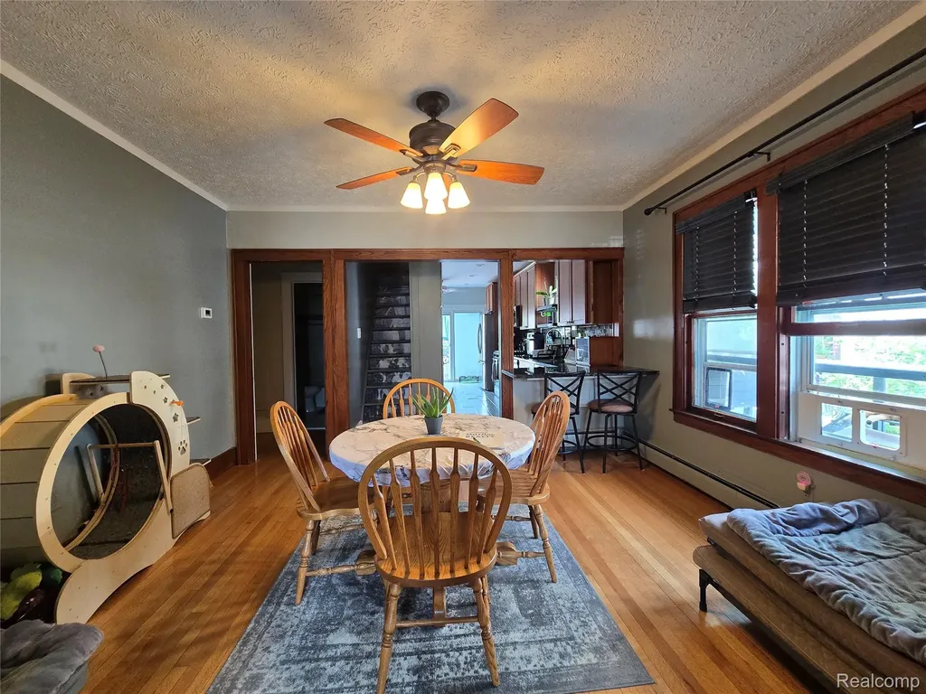 22911 Maple Avenue Farmington City MI 48336