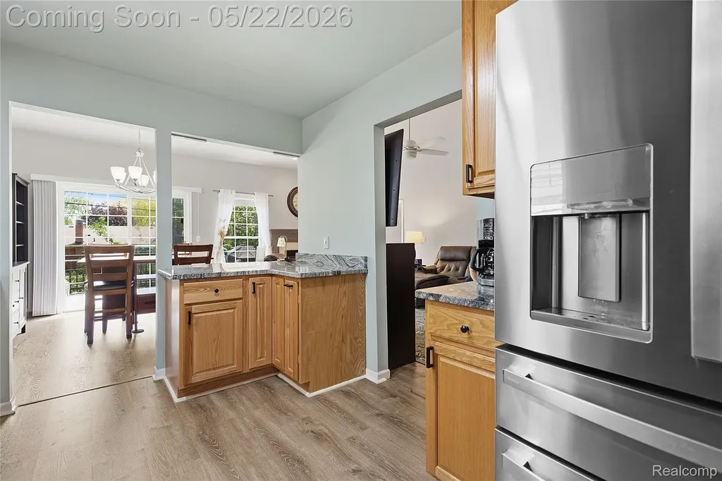 15720 Hunter Grove Livonia City MI 48154
