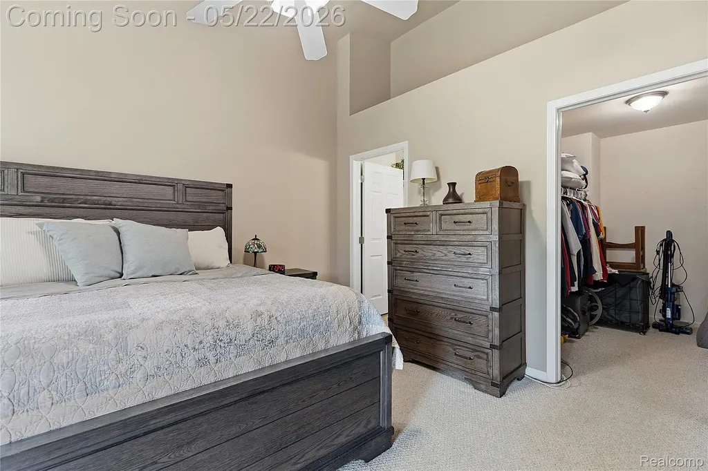 15720 Hunter Grove Livonia City MI 48154