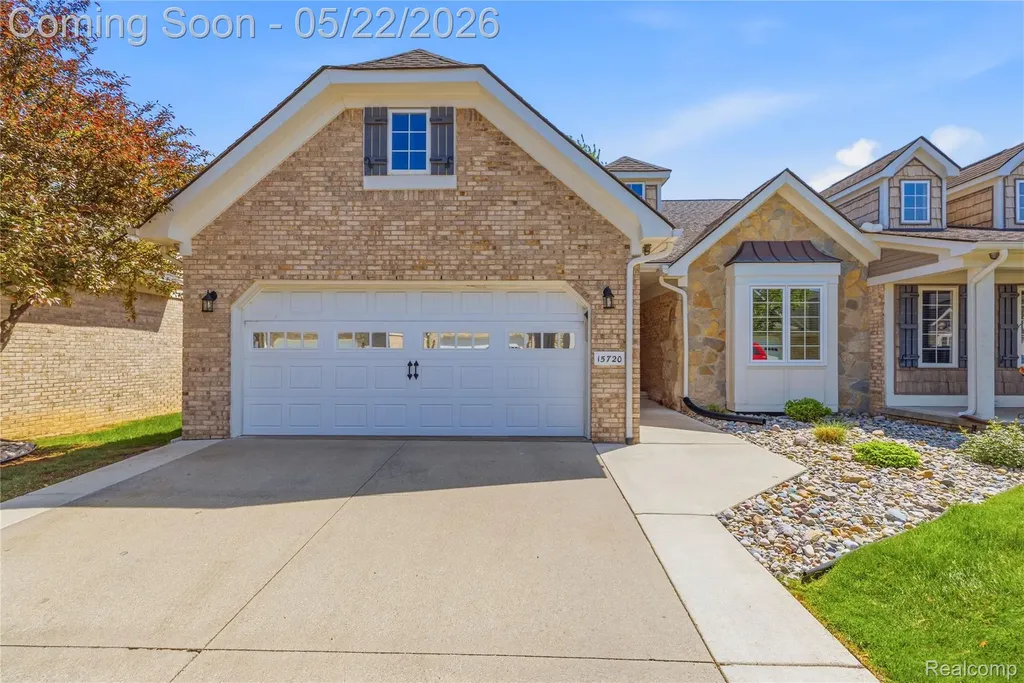 15720 Hunter Grove Livonia City MI 48154