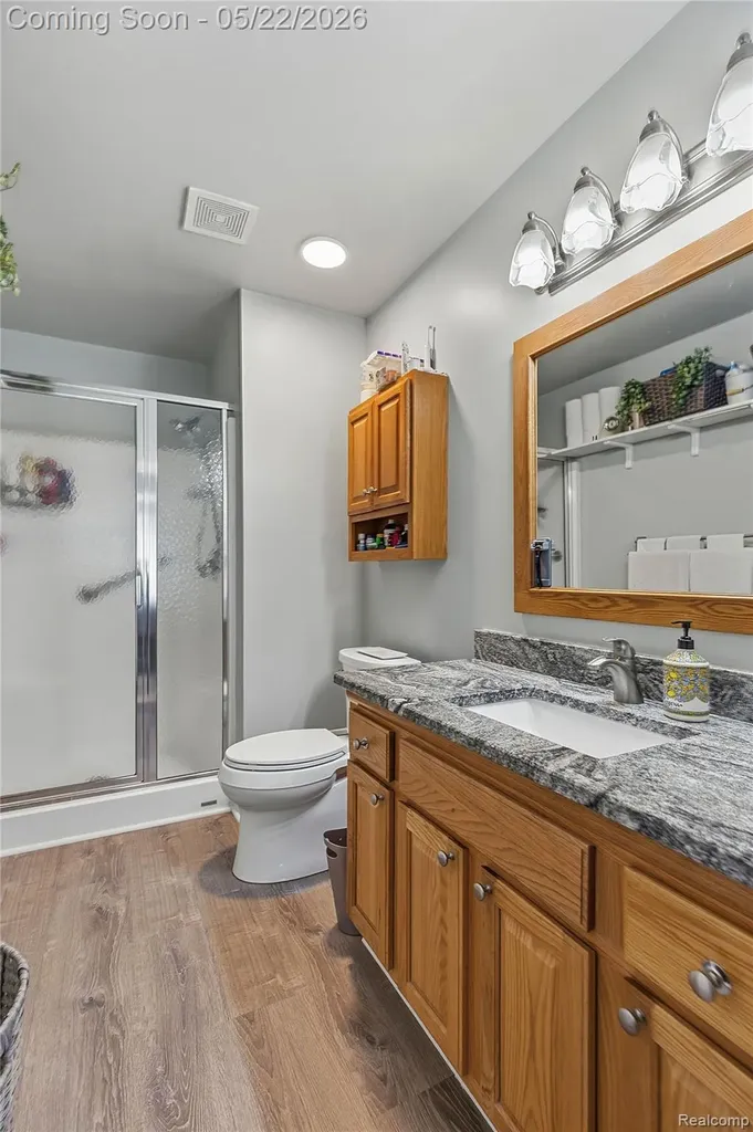15720 Hunter Grove Livonia City MI 48154