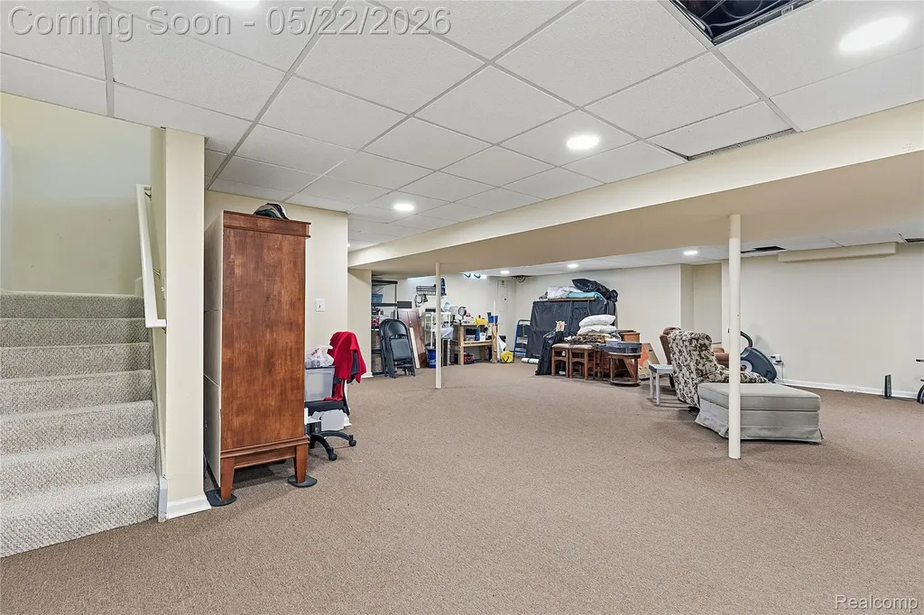 15720 Hunter Grove Livonia City MI 48154