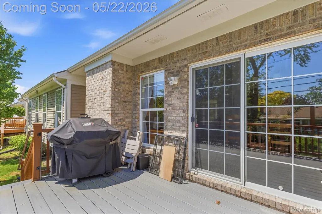 15720 Hunter Grove Livonia City MI 48154