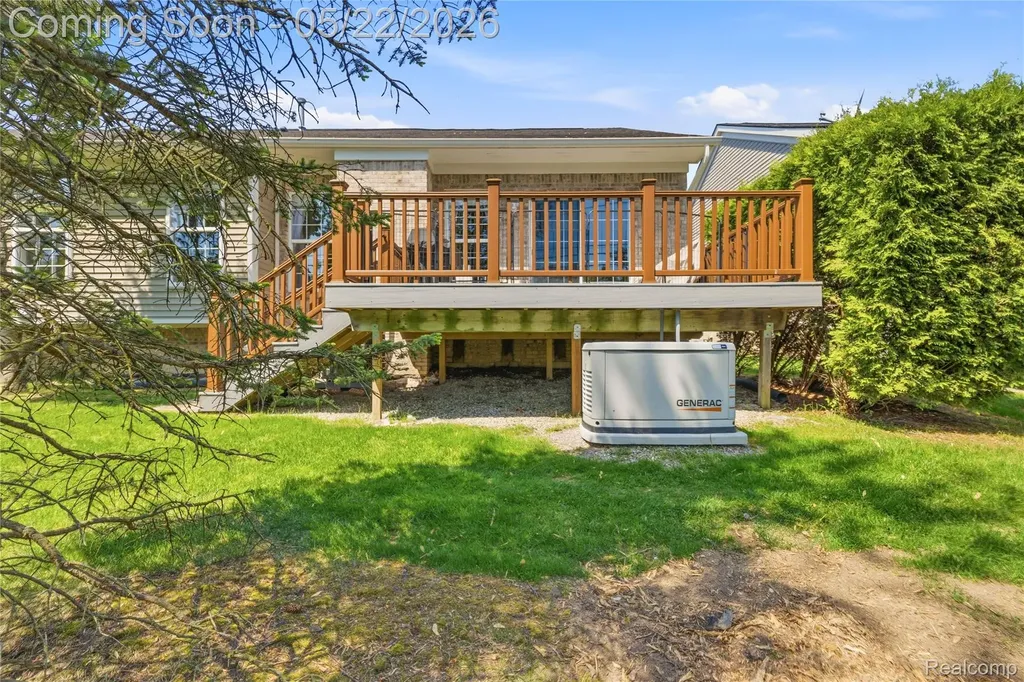 15720 Hunter Grove Livonia City MI 48154