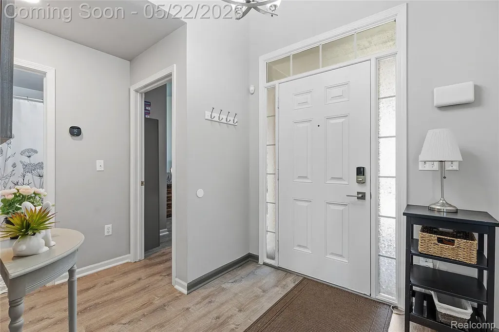 15720 Hunter Grove Livonia City MI 48154
