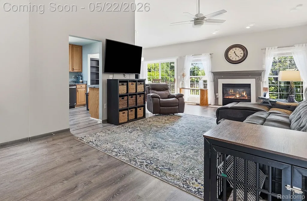 15720 Hunter Grove Livonia City MI 48154