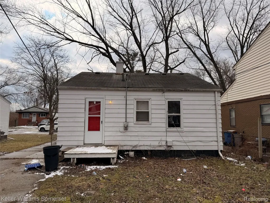 13069 Sarsfield Avenue Warren City MI 48089