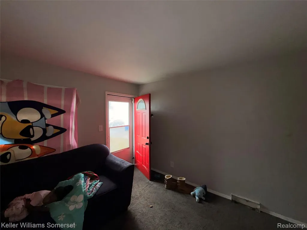 13069 Sarsfield Avenue Warren City MI 48089