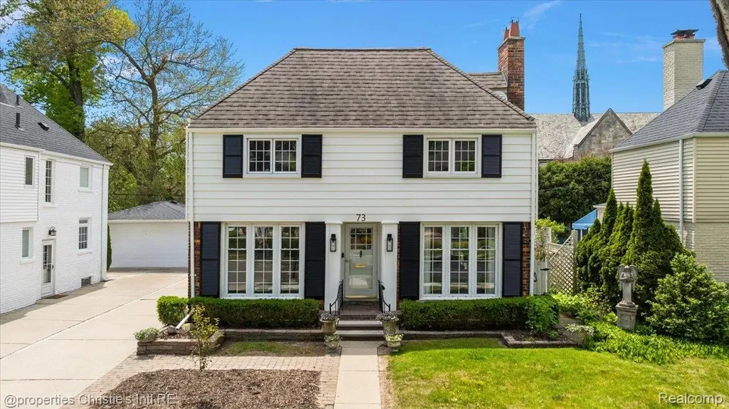 73 Meadow Lane Grosse Pointe Farms City MI 48236