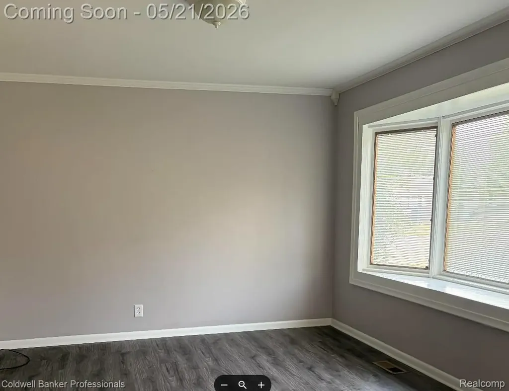 142 E Dallas Avenue Madison Heights City MI 48071