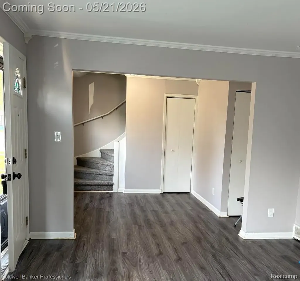 142 E Dallas Avenue Madison Heights City MI 48071