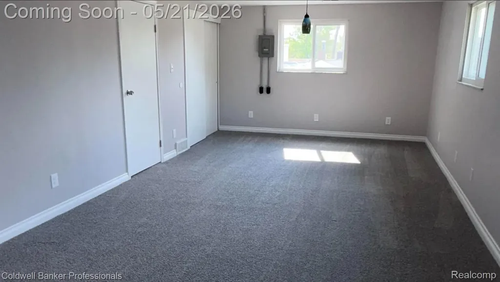 142 E Dallas Avenue Madison Heights City MI 48071