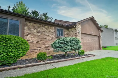 1569 Oak Grove Drive Walled Lake City MI 48390