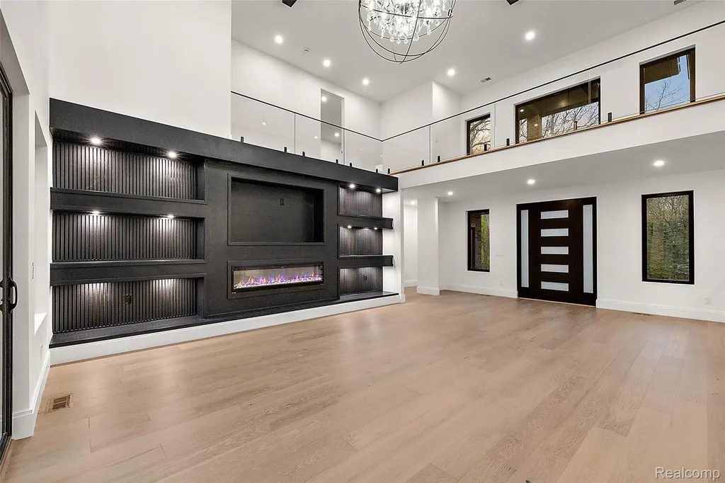 6675 College Park Drive Springfield Charter Township MI 48346