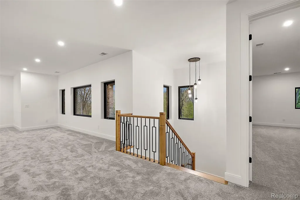 6675 College Park Drive Springfield Charter Township MI 48346