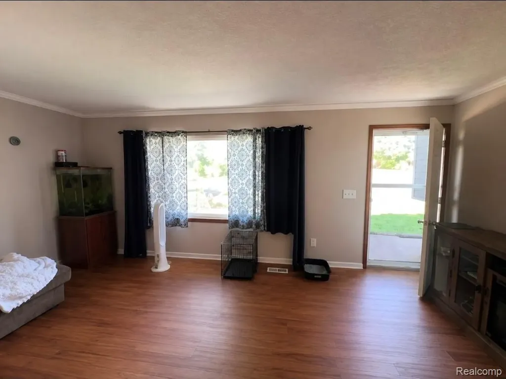 405 S East Street Eaton Rapids City MI 48827
