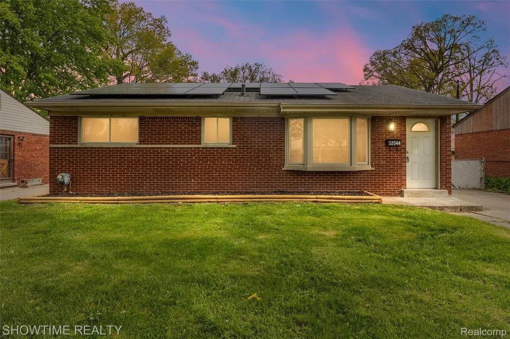 32544 Hazelwood Street Westland City MI 48186