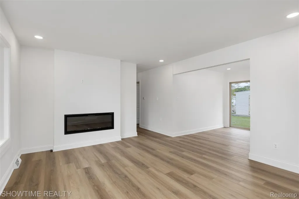 32544 Hazelwood Street Westland City MI 48186