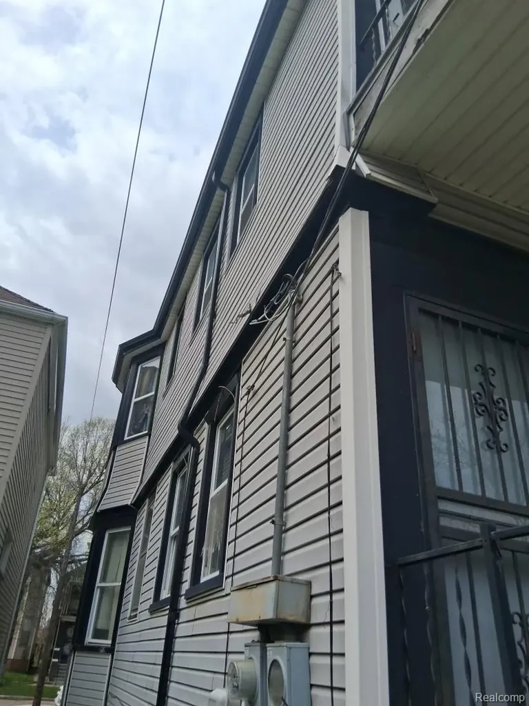 2460 Canton Street Detroit City MI 48207