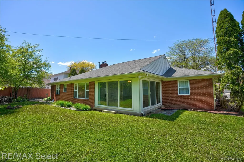 3441 Hawthorne Drive Flint City MI 48503