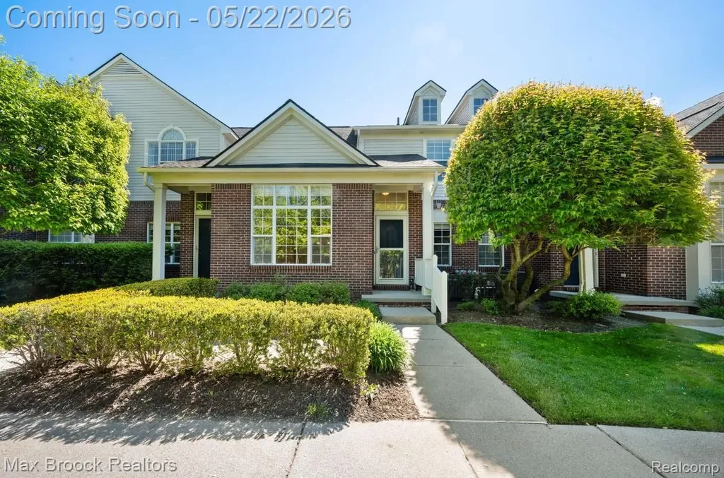 1102 Abigail Court Commerce Charter Township MI 48390