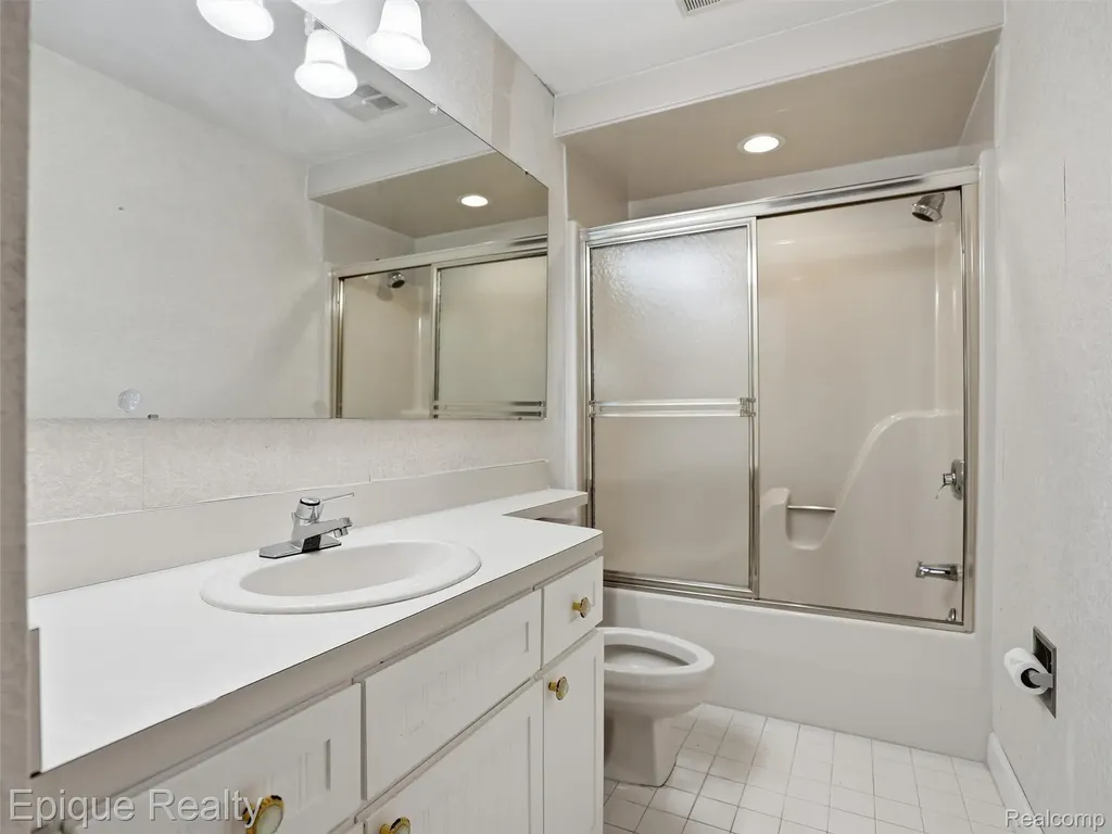 3434 Adams Shore Drive Waterford Charter Township MI 48329