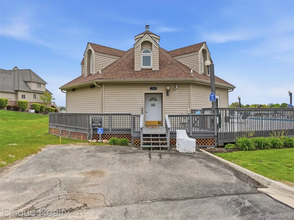3434 Adams Shore Drive Waterford Charter Township MI 48329