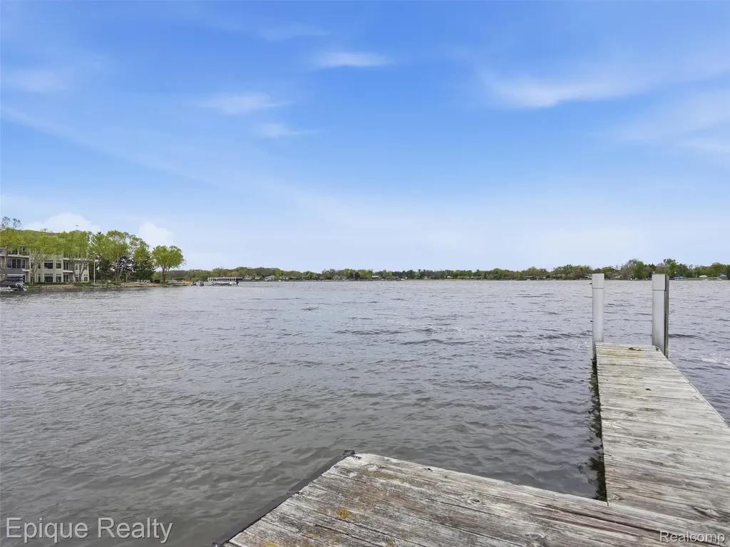 3434 Adams Shore Drive Waterford Charter Township MI 48329