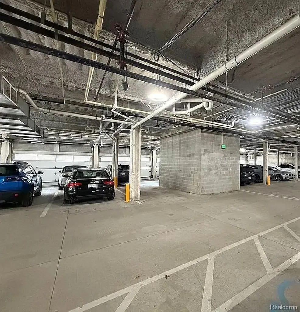 750 Forest Avenue Birmingham City MI 48009