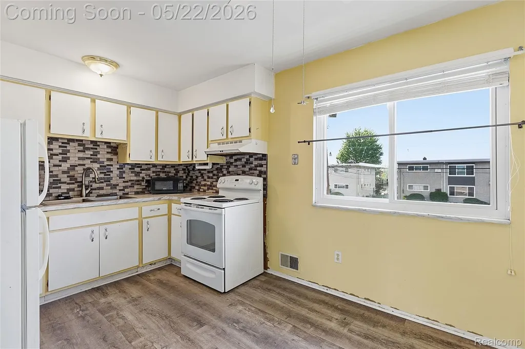 4839 Mansfield Avenue Royal Oak City MI 48073