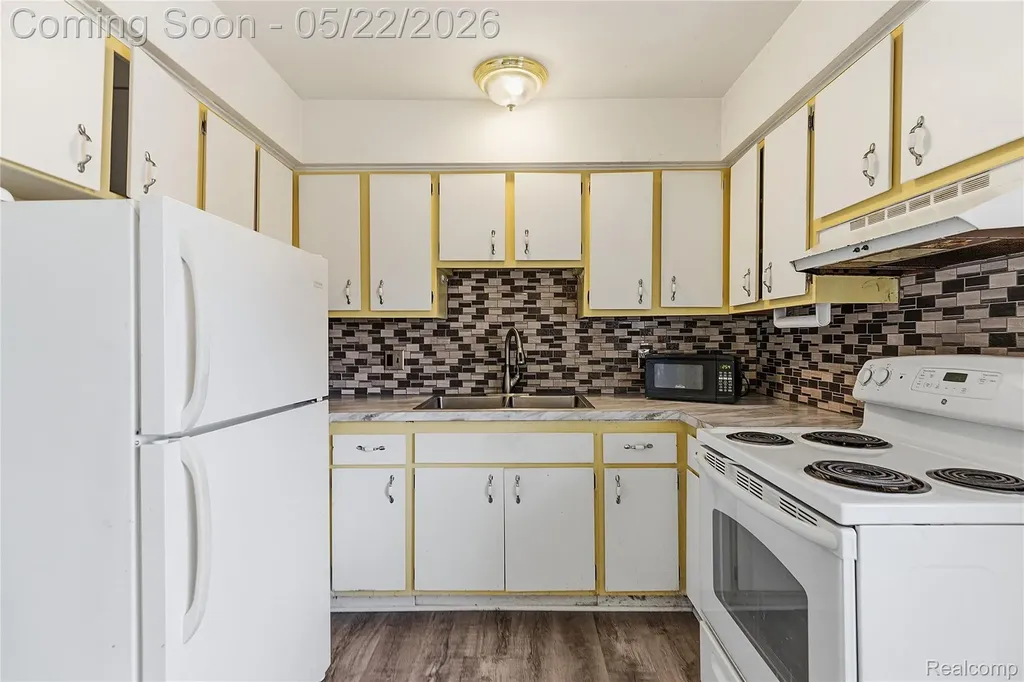 4839 Mansfield Avenue Royal Oak City MI 48073