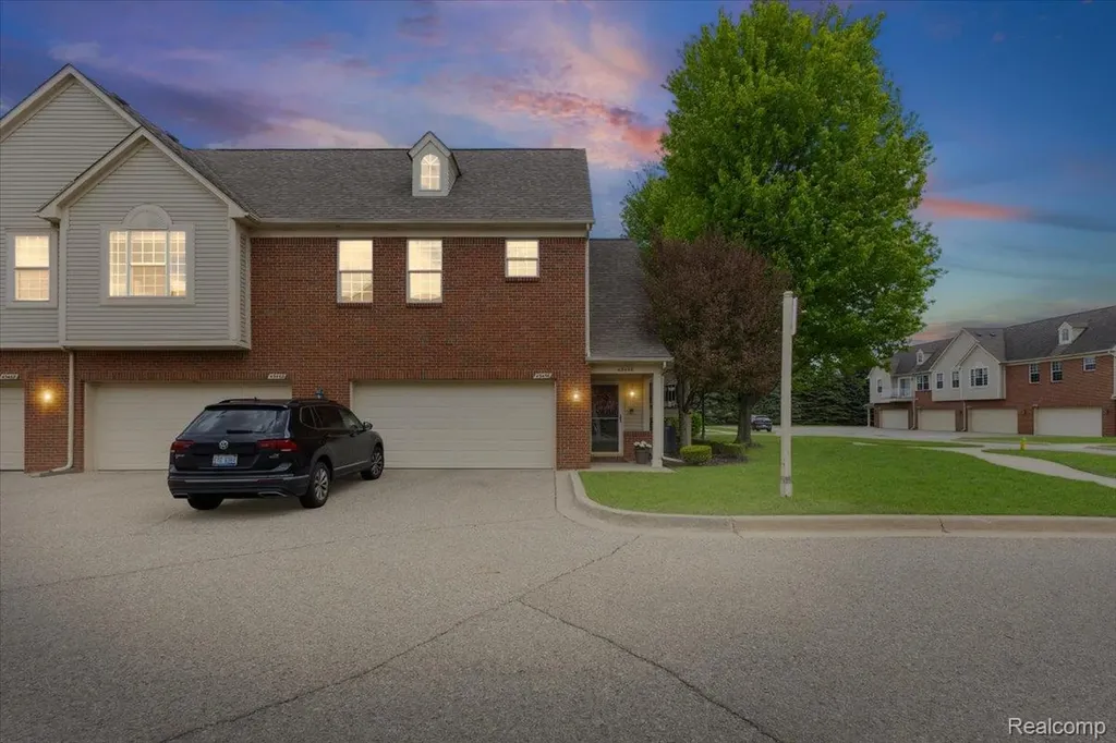43456 Pendleton Circle Sterling Heights City MI 48313