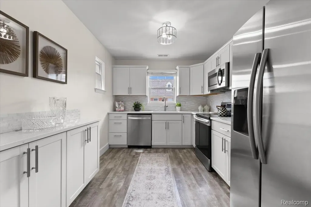 43456 Pendleton Circle Sterling Heights City MI 48313