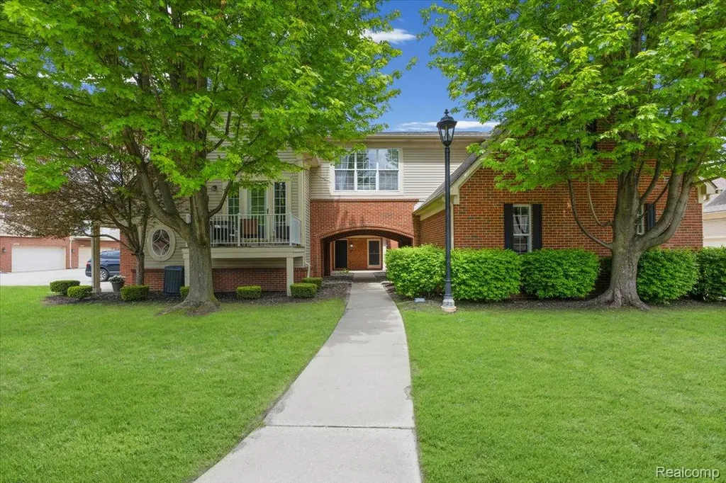 43456 Pendleton Circle Sterling Heights City MI 48313