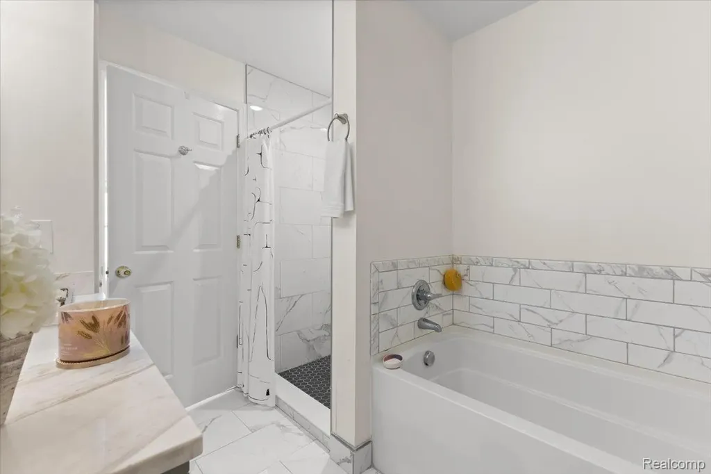 43456 Pendleton Circle Sterling Heights City MI 48313
