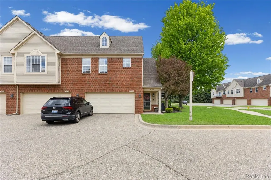 43456 Pendleton Circle Sterling Heights City MI 48313