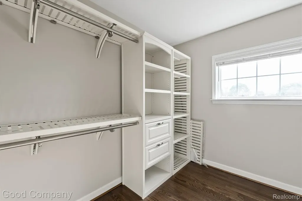317 Wesley Street Rochester City MI 48307