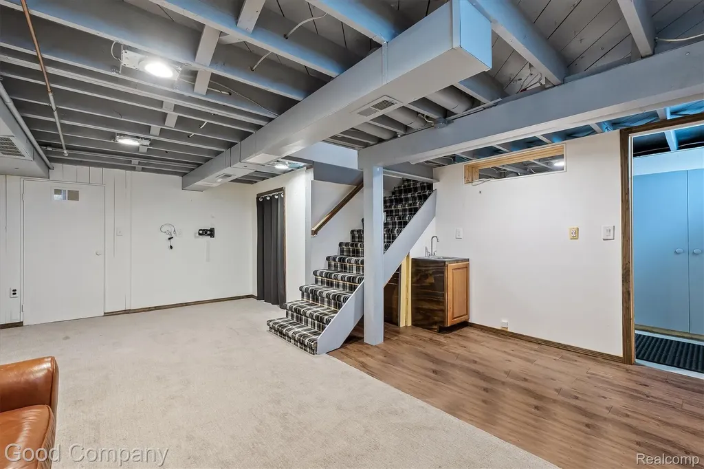 317 Wesley Street Rochester City MI 48307