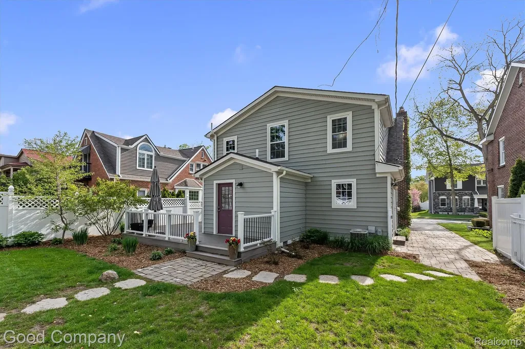 317 Wesley Street Rochester City MI 48307