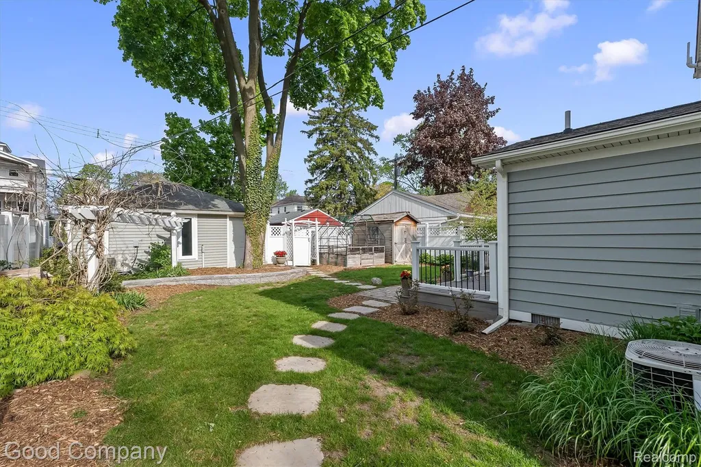 317 Wesley Street Rochester City MI 48307